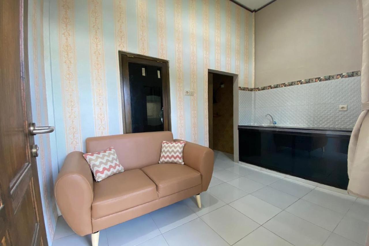 Reddoorz Near Mojokerto Train Station Hotel ภายนอก รูปภาพ