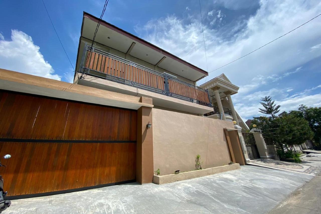Reddoorz Near Mojokerto Train Station Hotel ภายนอก รูปภาพ
