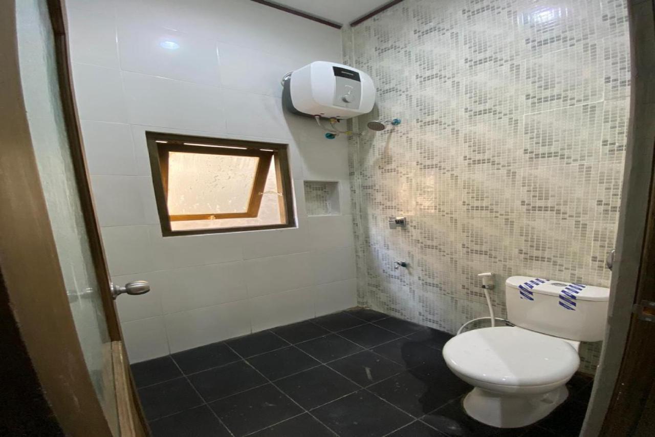 Reddoorz Near Mojokerto Train Station Hotel ภายนอก รูปภาพ