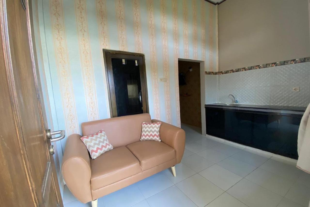 Reddoorz Near Mojokerto Train Station Hotel ภายนอก รูปภาพ
