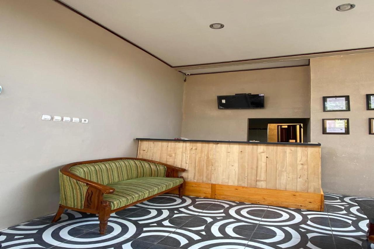 Reddoorz Near Mojokerto Train Station Hotel ภายนอก รูปภาพ