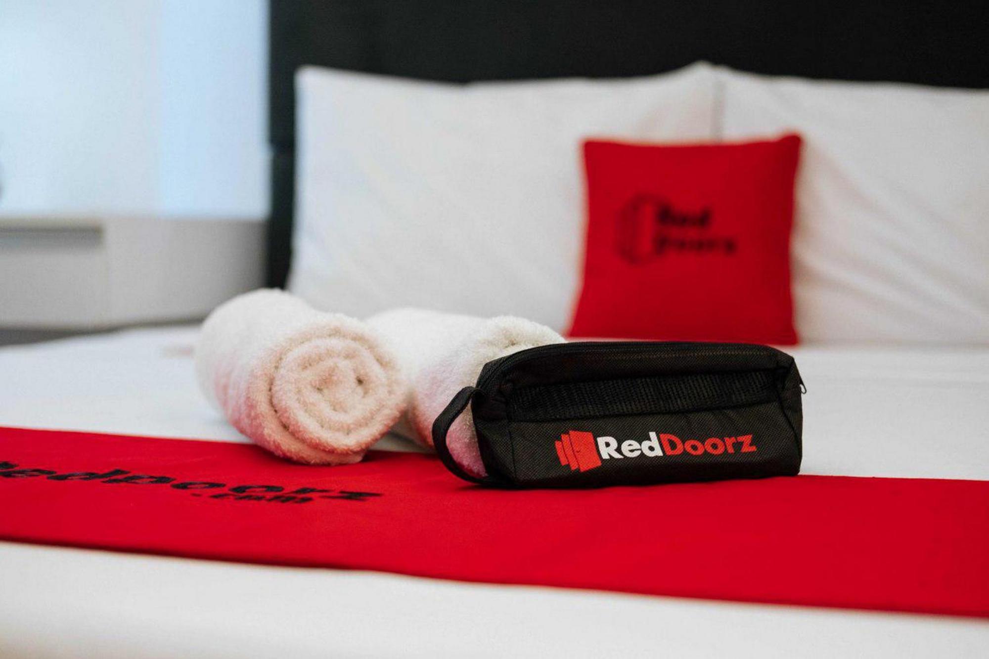 Reddoorz Near Mojokerto Train Station Hotel ภายนอก รูปภาพ