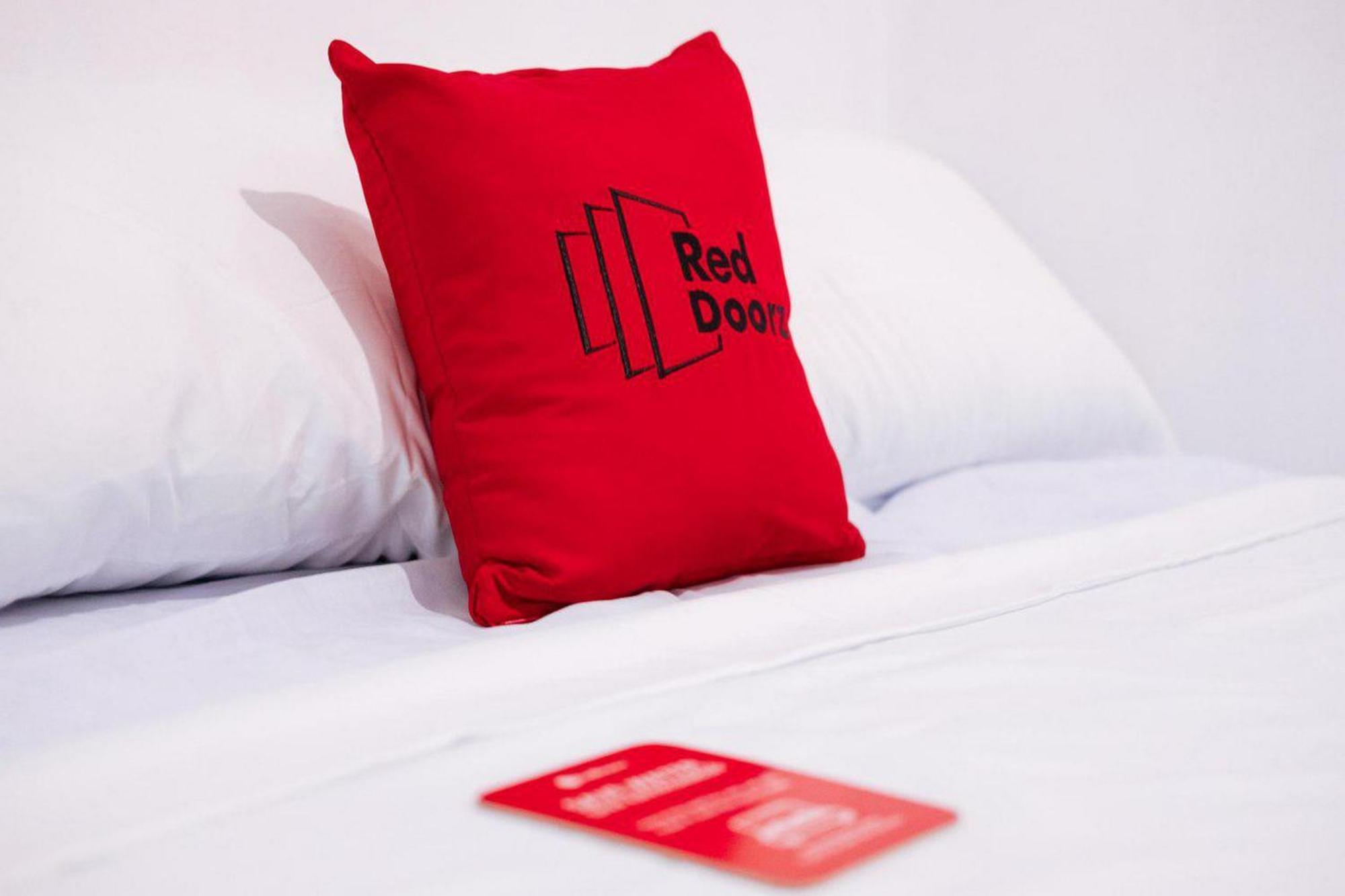 Reddoorz Near Mojokerto Train Station Hotel ภายนอก รูปภาพ